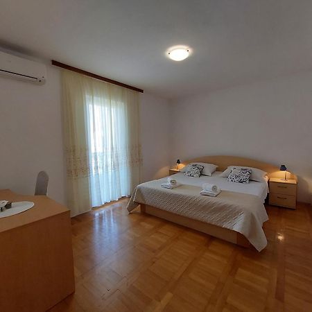 Apartmani Rahela Vodice Exterior photo