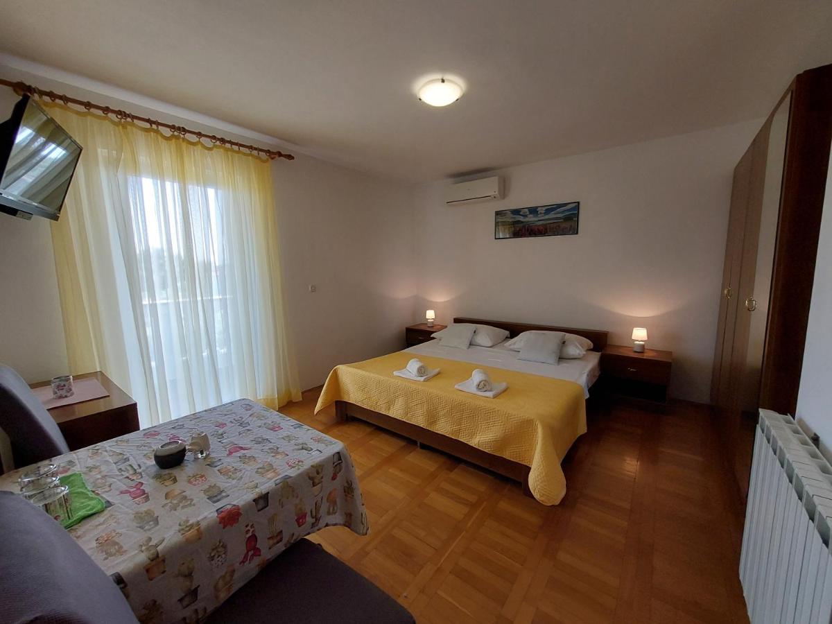 Apartmani Rahela Vodice Exterior photo