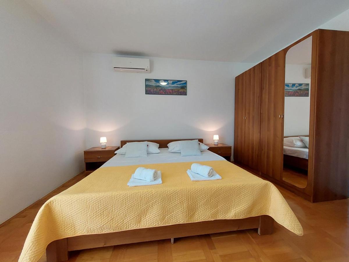 Apartmani Rahela Vodice Exterior photo